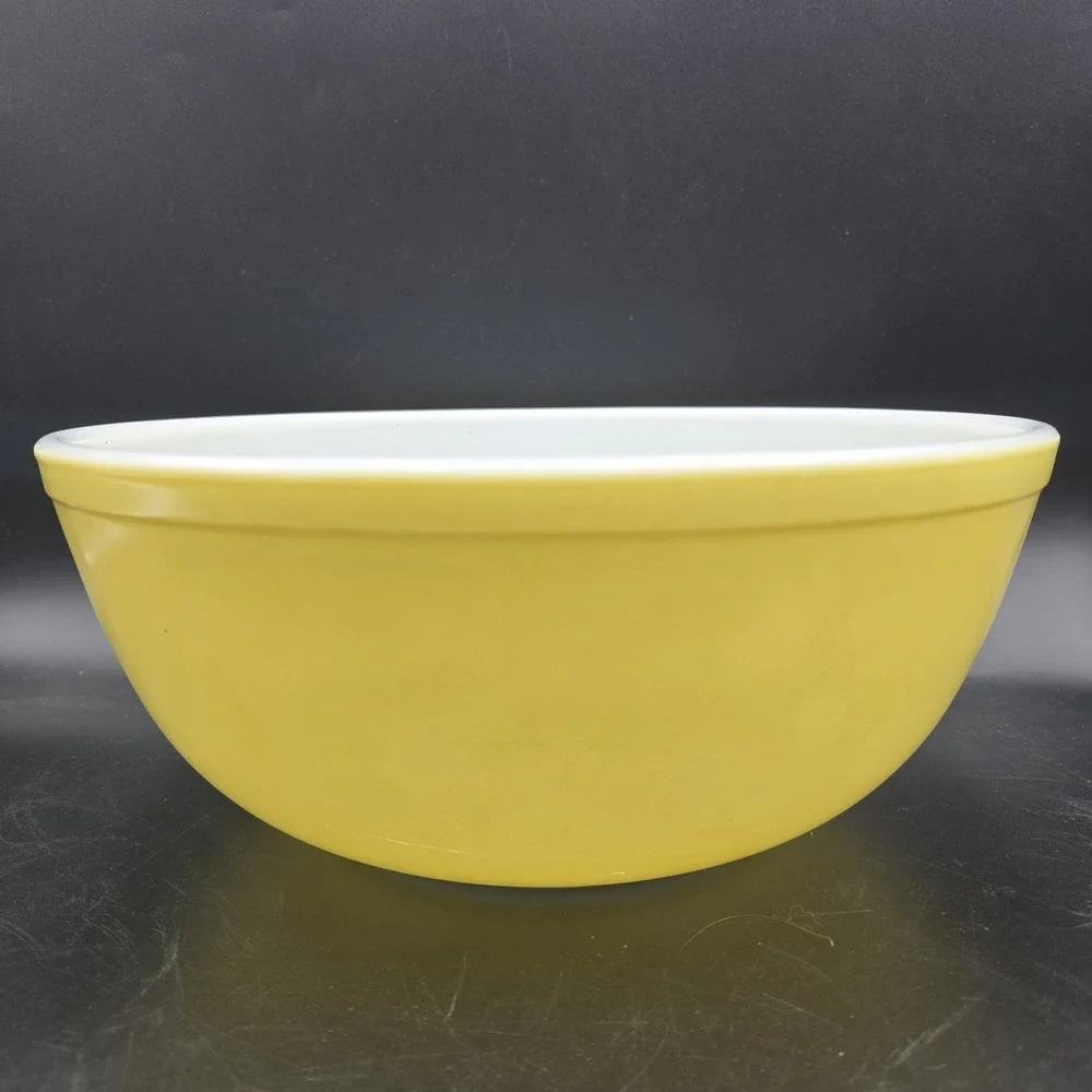 Vtg MCM Yellow Pyrex Large Nesting Mixing Bowl 4 QT #404 Primary Color USA Read